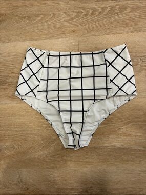 High-Waist Grid Bikini Bottom - White/Black